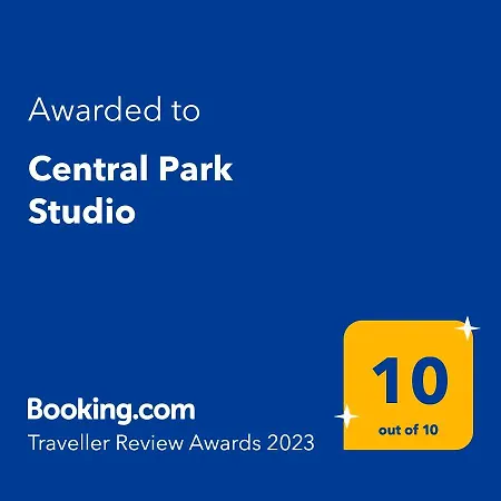 Central Park Studio Onesti Exterior photo